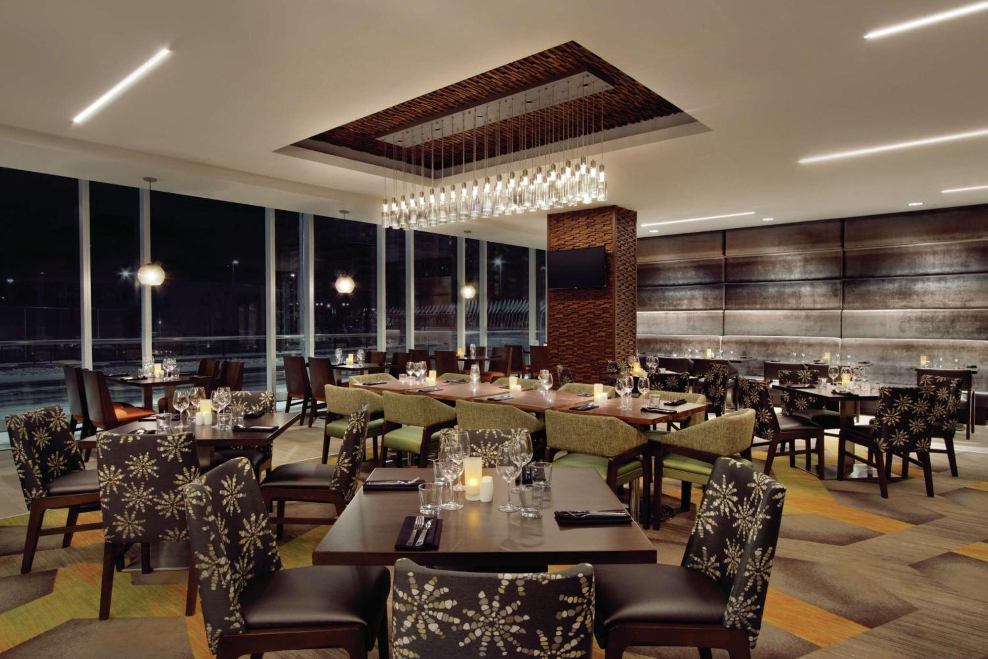 Homewood Suites By Hilton Calgary Downtown Экстерьер фото